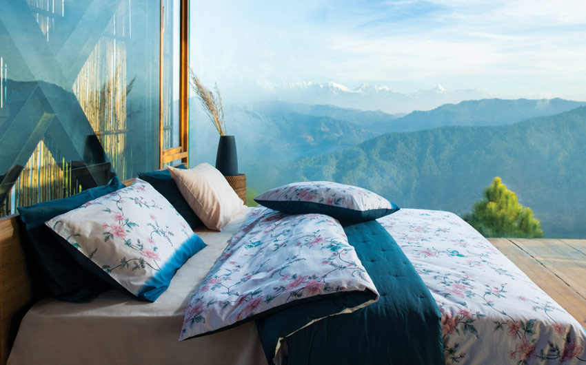 The Ultimate Guide to Choosing the Perfect Comforter for Every Season